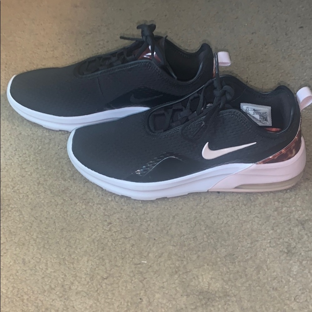 Nike tennis shoes